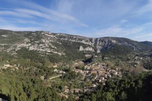 Appartements Vue panoramique sur le chateau,montagne et grottes : photos des chambres