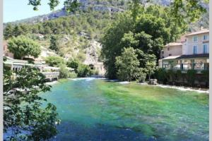 Appartements Vue panoramique sur le chateau,montagne et grottes : photos des chambres