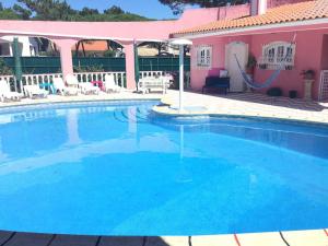 obrázek - One bedroom apartement with shared pool furnished balcony and wifi at Sintra 3 km away from the beach