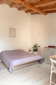 Small stone house Luka