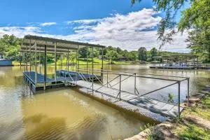 Updated Deck and Dock Lakefront Home in Hot Springs - Pettyview
