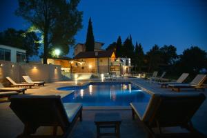 Sunset & Sunrise Villas in Stanisici-Two Villas With Common Pool