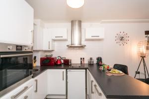 City Centre Posh Parlour Gated Parking 1bed Wifi