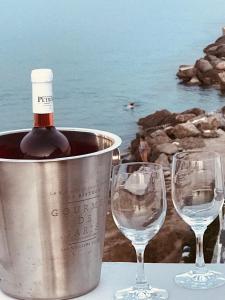 Fotakis Home - Comfortable newbuilt 2 Bedroom Home, 20 meters from the sea