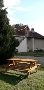 Gîte Les Chevaliers fous - 圣梅内乌勒