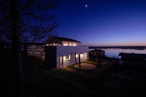 HAUS IM SCHILF 1 - Oase mit Seeblick - Adults only