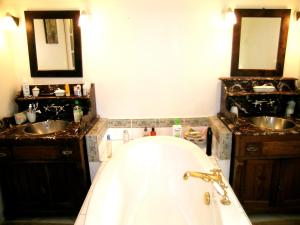 Maisons de vacances SOUTH BURGUNDY country house MONT CHEF : photos des chambres