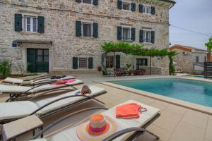 Cozy villa Zita with private pool near town center