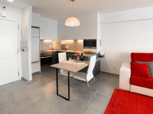 Clubrent - Edf CalpeMar, planta 8, primera linea