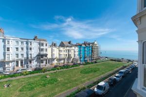 10-11 New Steine, Brighton & Hove, BN2 1PB, England.