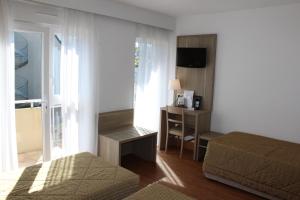 Hotels Hotel Des Tilleuls : photos des chambres