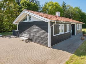 8 person holiday home in Aabenraa-By Traum