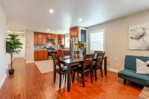 @ Marbella Lane 3BR Upper Level House in Downtown San Jose - وايني
