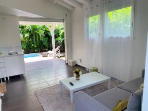 Appartement confortable au Moule 60 m² avec piscine privée - 4hvězdičkové hotely ve městě Le Moule