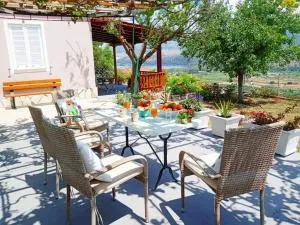 Maria's Cottage House - Khelmáta