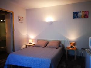 Sejours chez l'habitant Guest House La Fauvelaie : Chambre Double - Vue sur Jardin