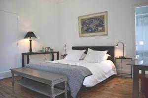 B&B / Chambres d'hotes Manoir des Tuileries du Buisson : Chambre Double - Vue sur Piscine