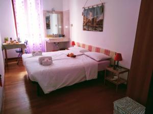 Double or Twin Room with Canal View room in Casa Favaretto Guest House