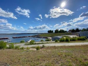Modernes Apartment am Hafen mit Seeblick