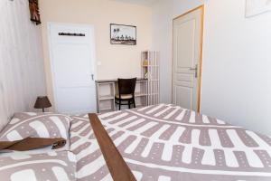 B&B / Chambres d'hotes Les Gues Rivieres : Chambre Double - Vue sur Jardin