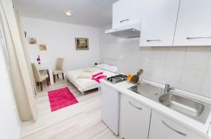 Sea view, Apartment Roko