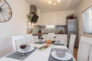 Holiday Home Casa Ruza 300 meters from the sea - by TA Leut