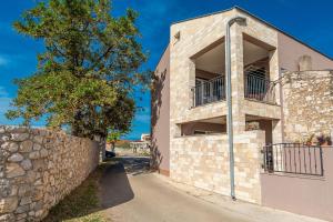 Holiday Home Casa Ruza 300 meters from the sea - by TA Leut