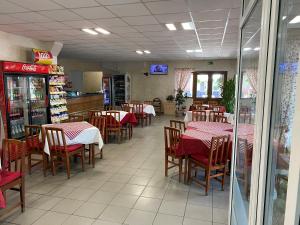 KM 80 Restaurant & Hotel