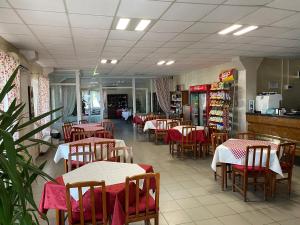 KM 80 Restaurant & Hotel