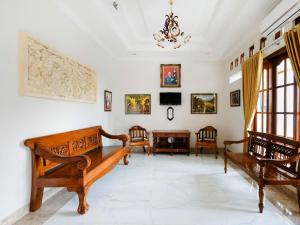 Collection O 3468 Ndalem Gusti Ayu