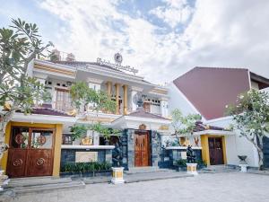 Collection O 3468 Ndalem Gusti Ayu