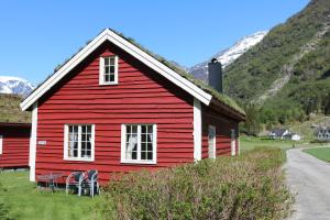 Three-Bedroom House room in Trollbu Aabrekk gard