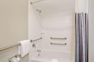 King Room with View - Non-Smoking room in La Quinta by Wyndham Corpus Christi - Portland