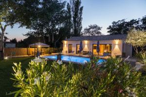 Maisons de vacances In Elsama piscine chauffee : photos des chambres
