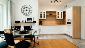 Apartamenty EverySky - Emilii Plater 18-18A