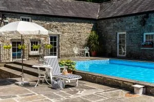 Ardnavaha House - Poolside Cottages - Lissaphooca Cross Roads