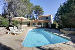 Villas villa 8 pers, climatisee, piscine chauffee, un havre de paix sous les pins parasols : photos des chambres