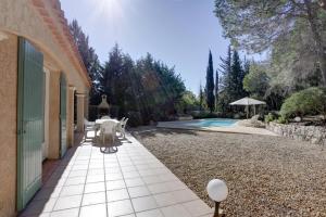 Villas villa 8 pers, climatisee, piscine chauffee, un havre de paix sous les pins parasols : photos des chambres