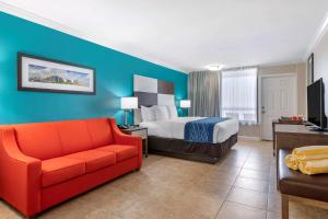 Oceanfront King Room with Sofa Bed - Non-Smoking room in Comfort Inn & Suites Daytona Beach Oceanfront