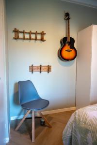 Beach Bungalow Ohana - private garden - close to local Lake, Dunes and Beach