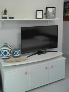 New Sea Escape Boutique Apt-Agii Aposto li beach