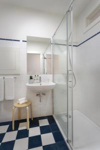 FLORES PLAZA APARTMENT