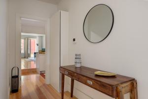 FLORES PLAZA APARTMENT