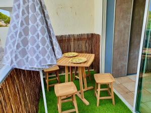 Joli studio cabine 2 à 5 pers ,plein de charme, bord de mer, Port Camargue