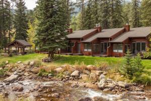 Boulder Brook on Fall River