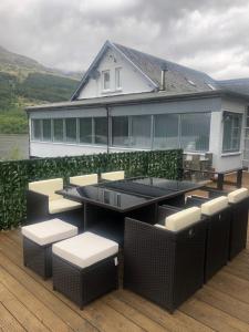 Amazing Alps and Loch views - HOT TUB and pet friendly