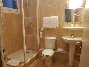 Hotels Hotel Saint Sebastien : Chambre Quadruple