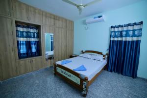 TrueLife - Railway station - On way to Balaji Temple - Breakfast included - Large 2BHK AC Apartments - Enjoy morning Coffee Tea Milk - Modular Kitchen - Fast WiFi, Jio Smart TV - Easy access toTemples - Travels - TrueLifes service with lots of Love
