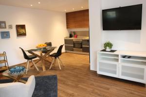 Pine Tree Seaside Apartments 500m to Beach