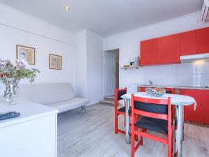 Apartment Nika-5 by Interhome